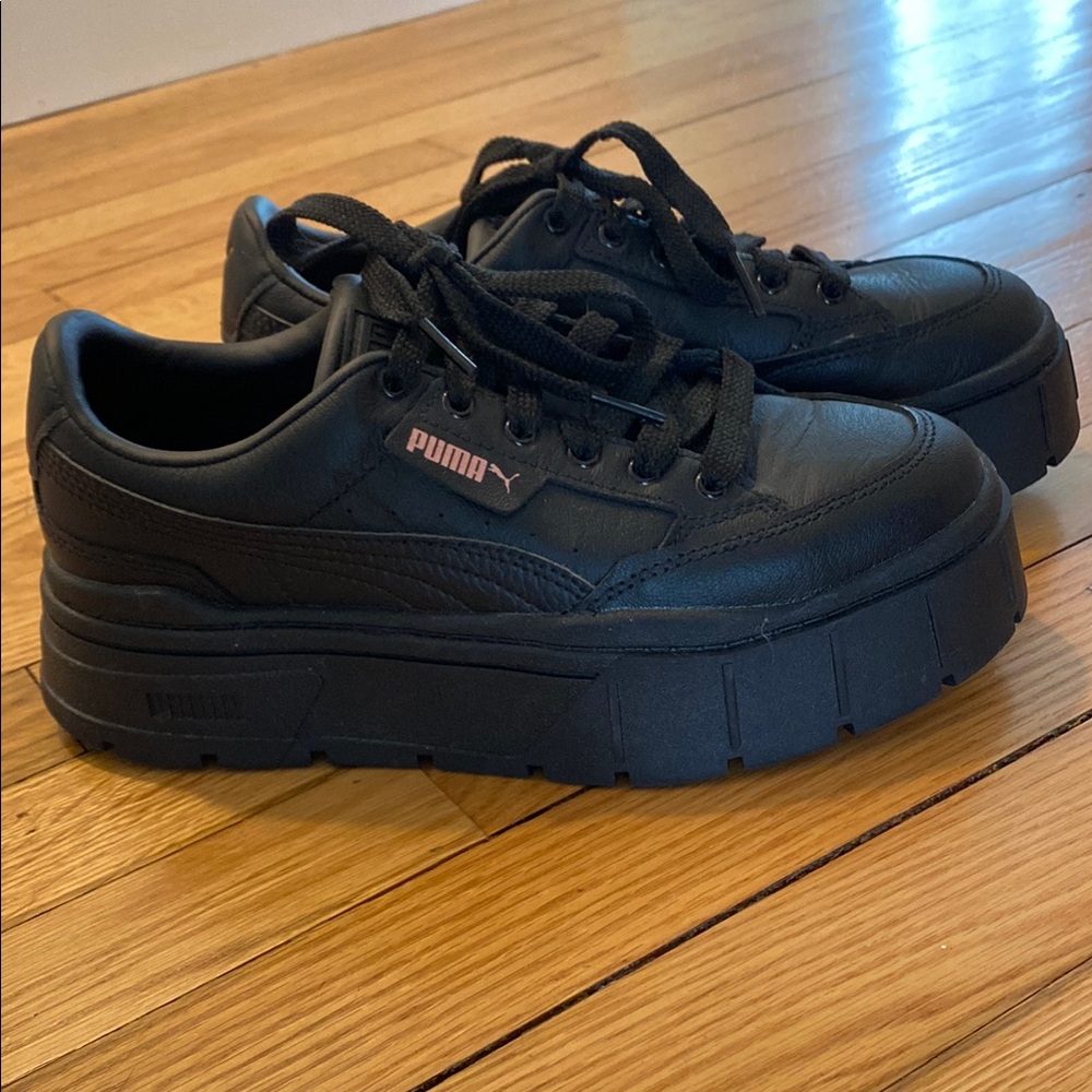 Puma women’s black mayze stack platform sneakers